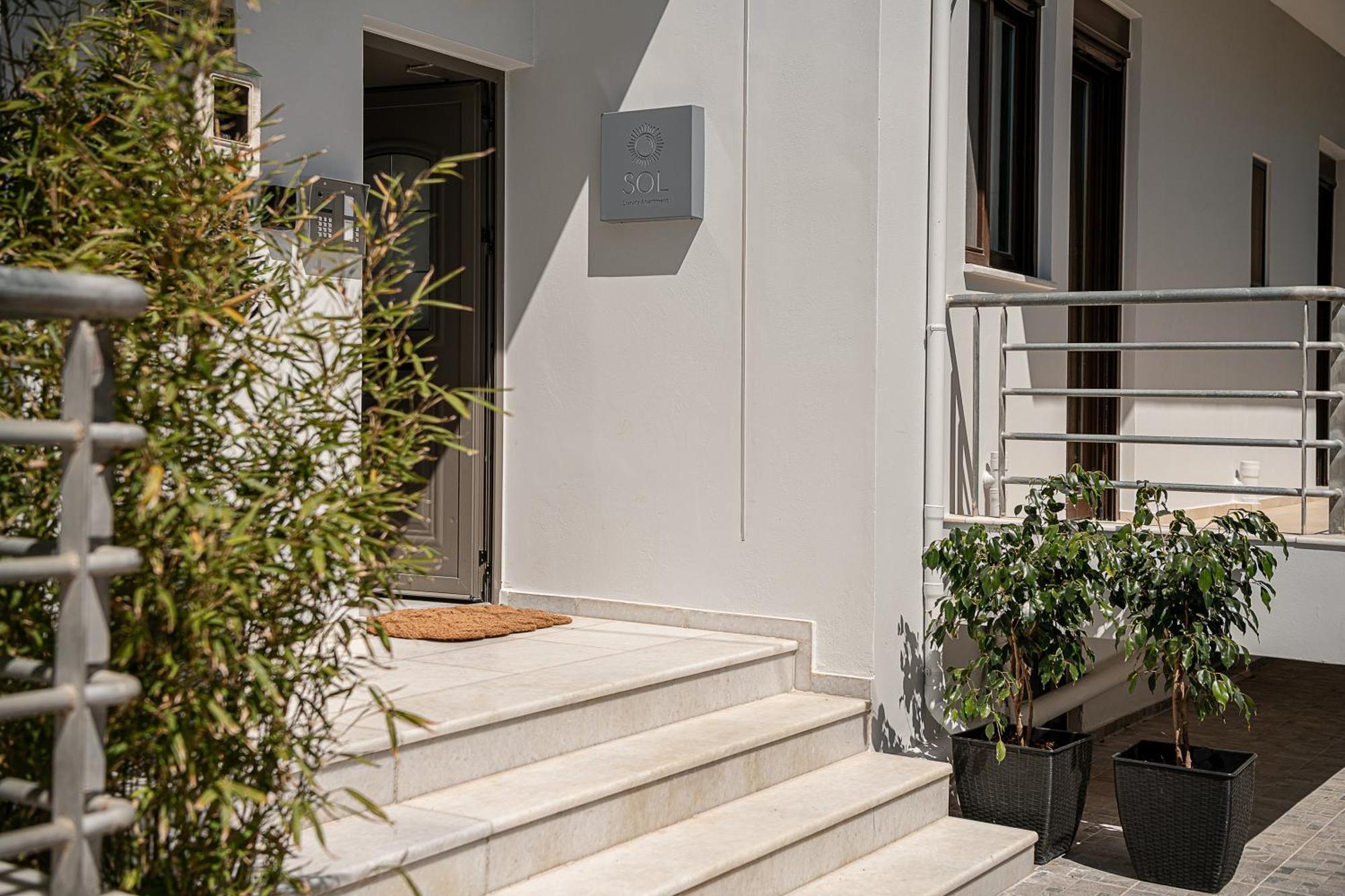 Sol Luxury Apartment - Close To The Beach With A Private Mini Pool Chania  Exteriör bild